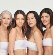 cuatro mujeres de diferentes edades