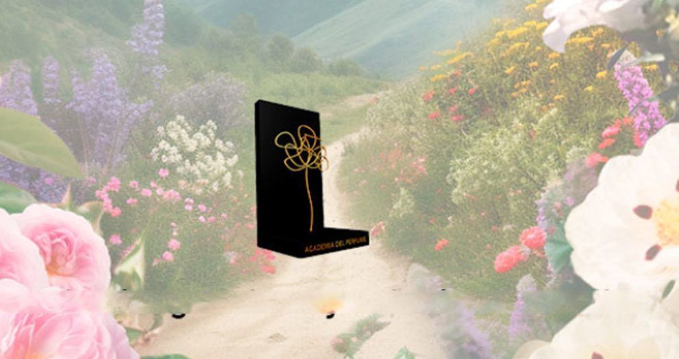 premio de la academia del perfume flotando sobre un paisaje