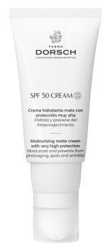 Farma Dorsch Crema hidratante mate Spf 50. Con ingredientes no comedogénicos, ofrece protección 360º frente a radiación UVA, UVB, luz azul y polución. PVP: 40 €.